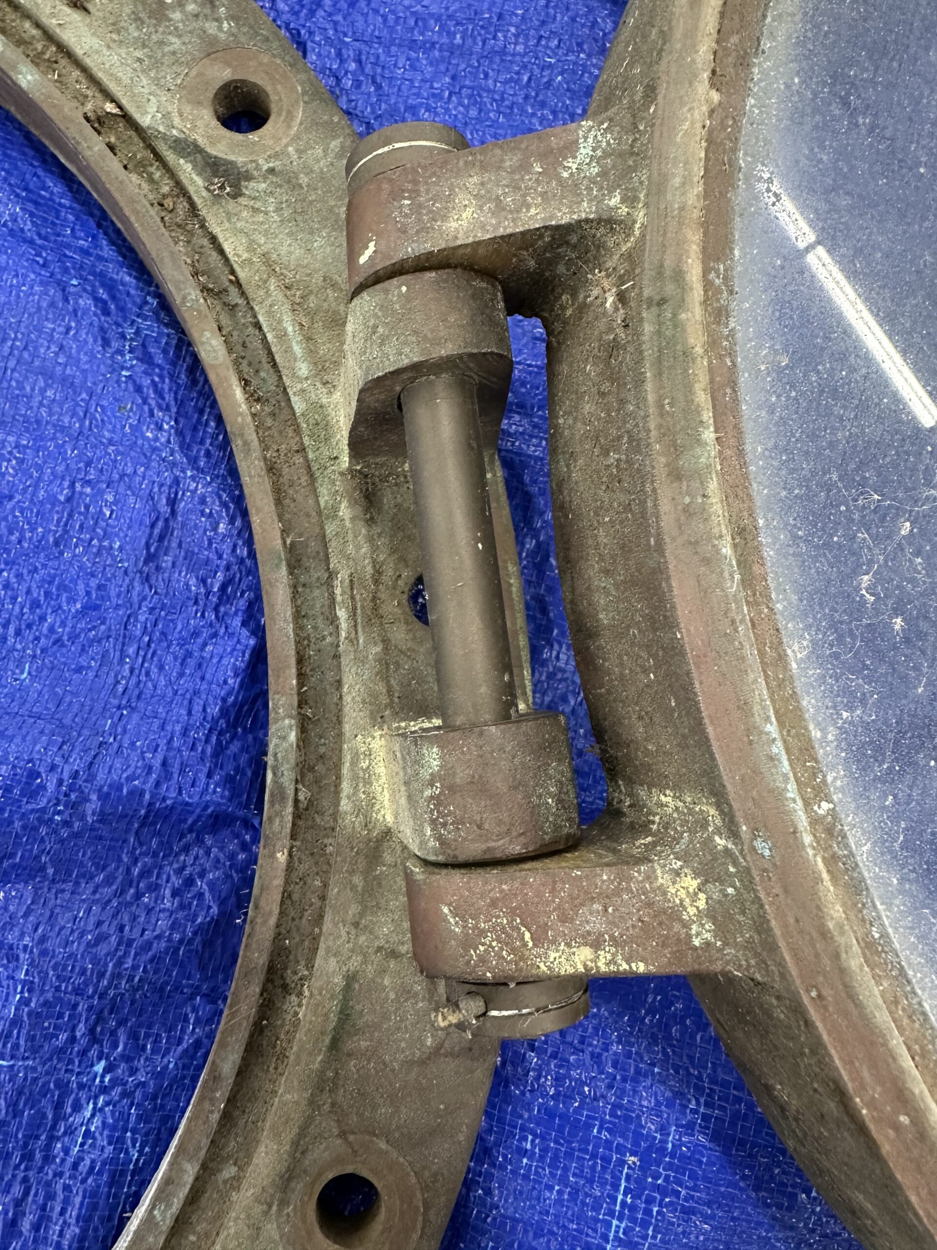 4-Dog Brass Porthole - Image 6